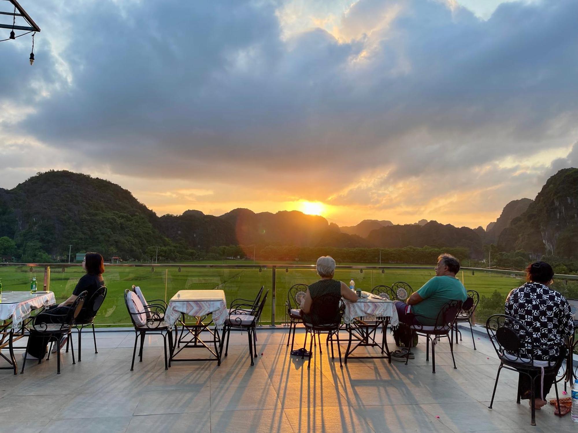 Liberty Hall Tam Coc Hotel & Villa 닌빈 외부 사진